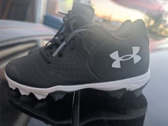 Under armour cleats size 3y