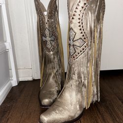 Wet Kiss Fringe Cowgirl Boots