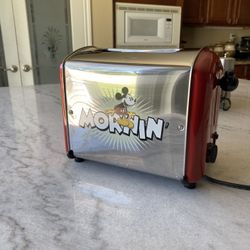 Disney Collectible VillaWare Mickey Mouse Toaster V5555-11-R Red Morning