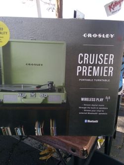 Crosley cruiser premier portable turntable wireless play