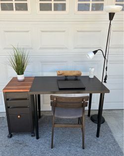 Desk set
