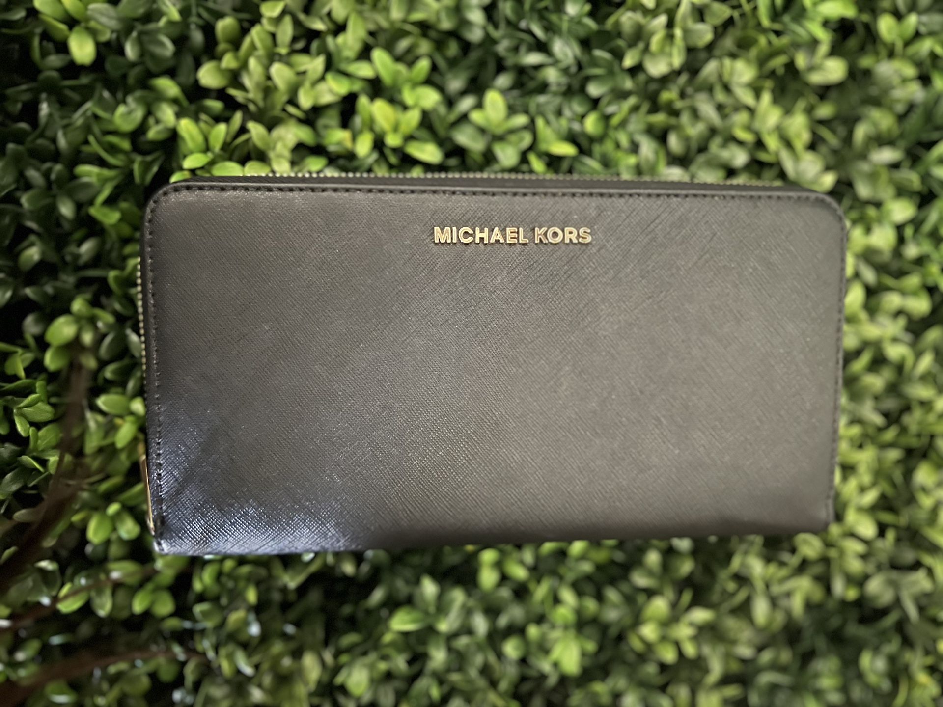 Michael Kors Large Jet Set Travel Wallet