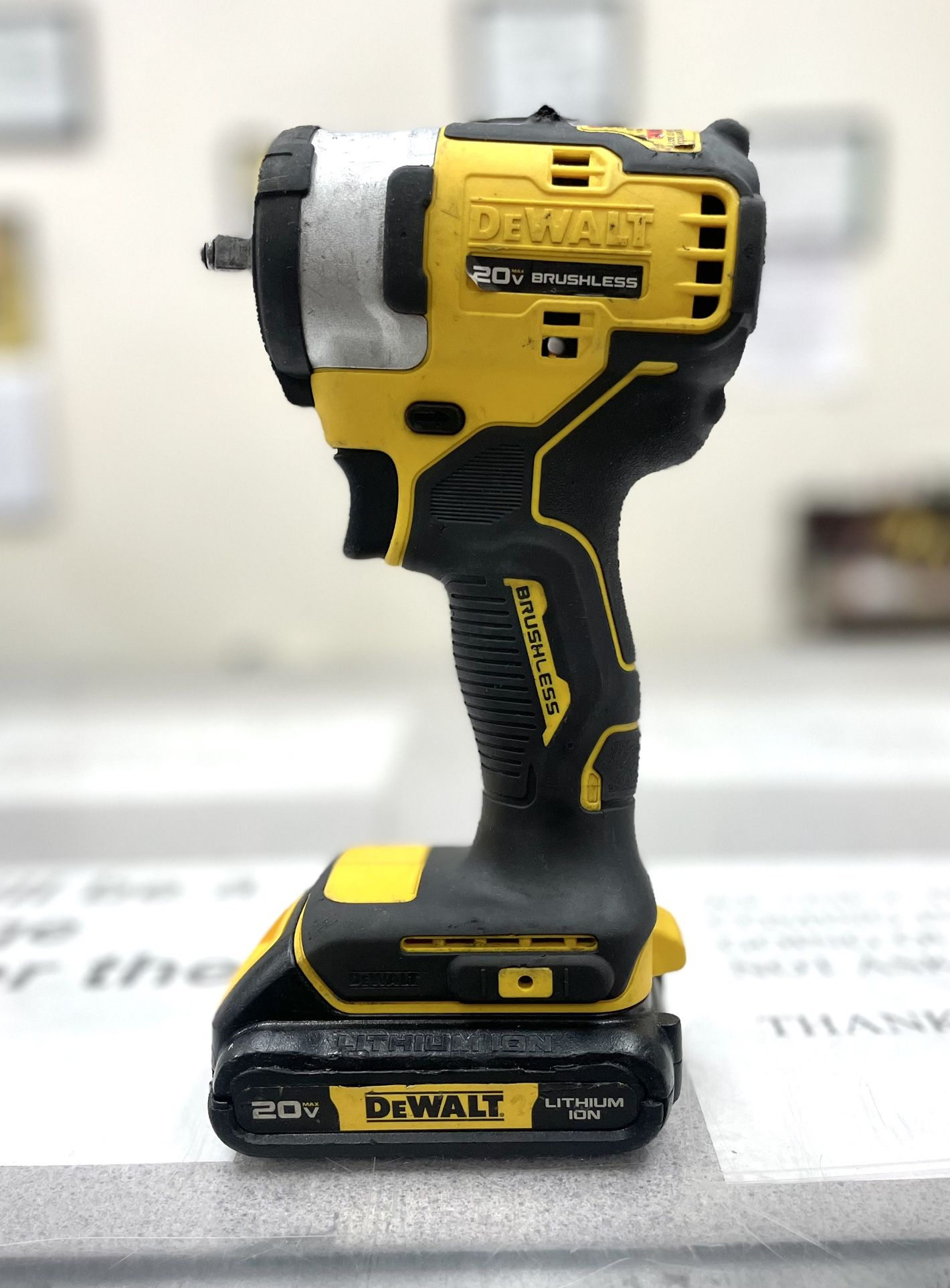 DEWALT DCF913 3/8” IMPACT WRENCH DRILL