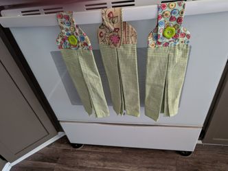 Set of 3 Oven Towels with button closures
