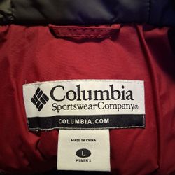Columbia sports Large  Woman's Jacket Charcoal over burgundy and gray with cell phone pocket hood , extra pockets and insulation like new!