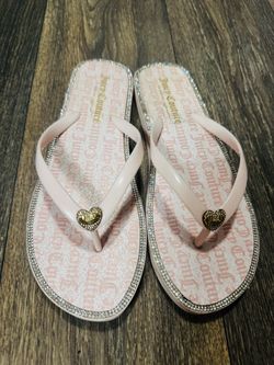 Juicy Couture Women’s Flip-Flops – Size 8.5