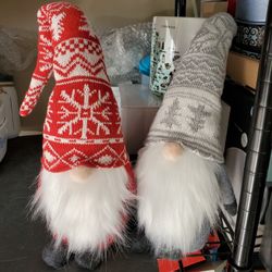 Christmas In July, Knomes, Each