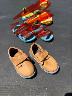 Baby boy shoes size 7c