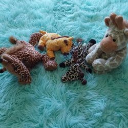 Giraffe Beanie and Plush Toys Lot 🦒