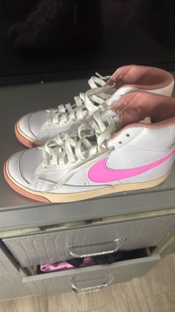 Nike blazer worn once
