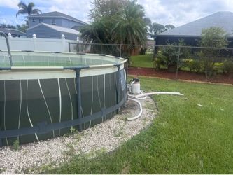 Aboveground pool with sand filter