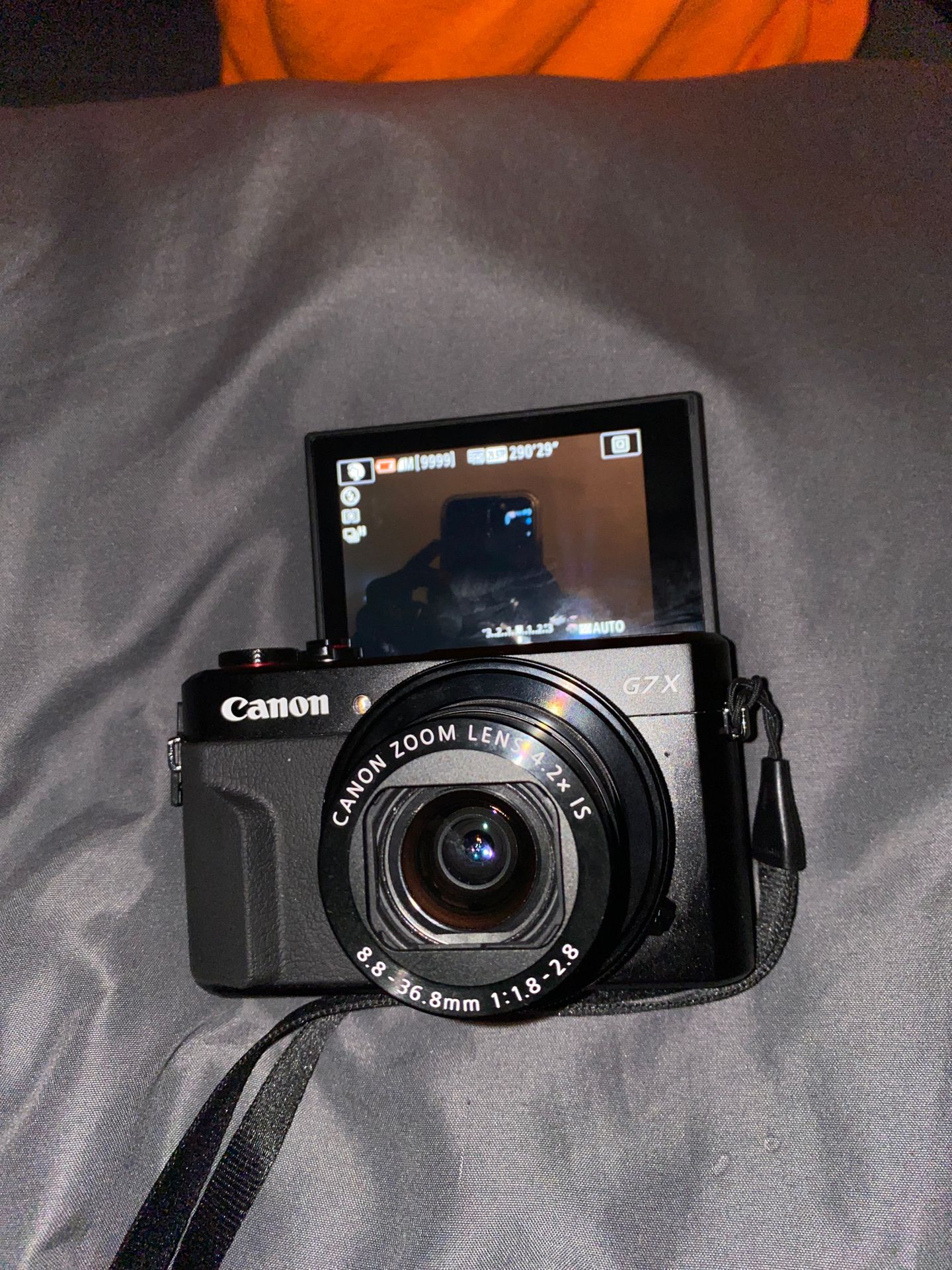 Canon g7x mark ii (like new , only used once)