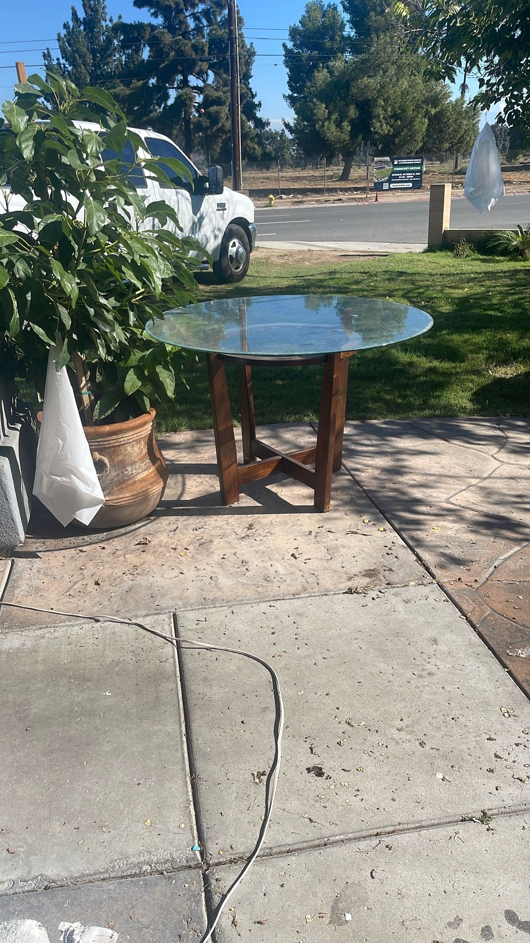 $20 Glass Table And Chairs 