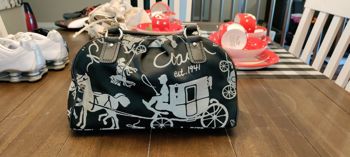 Coach Purse Stagecoach Design