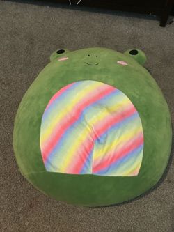 Jumbo frog squishamallow