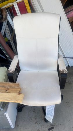 White computer chair