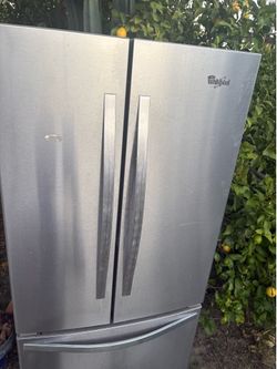 Stainless steel French door refrigerator