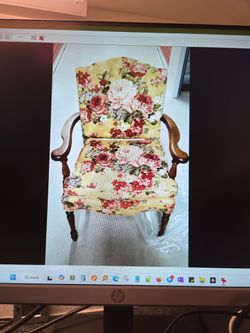Antique Bedroom Armchair with Pillow