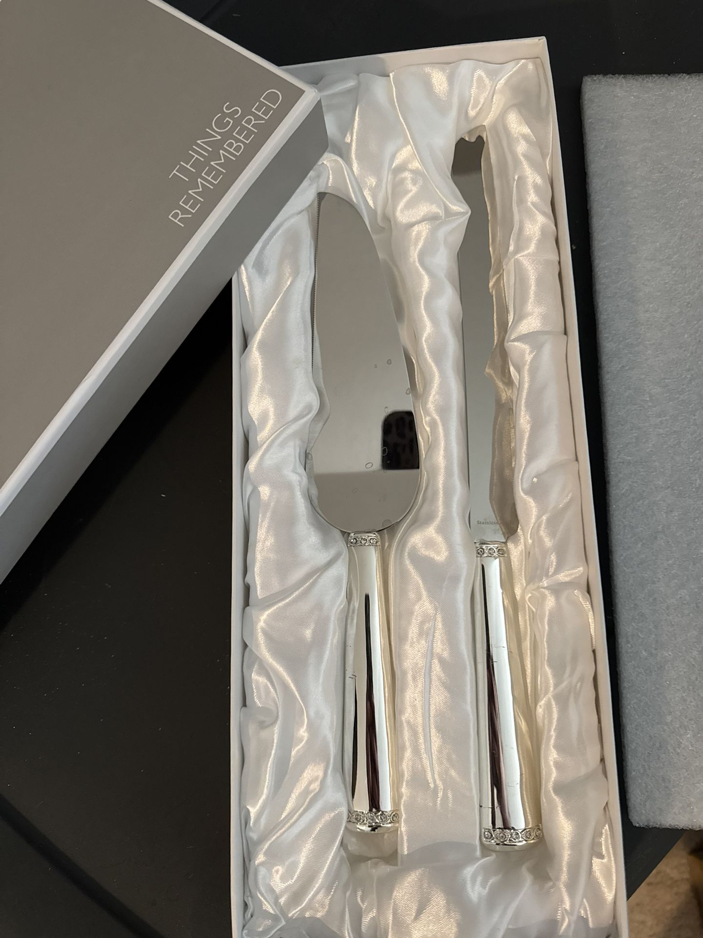 Things Remembered Cake Cutting Set