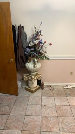 2 Flower Pot An Stand