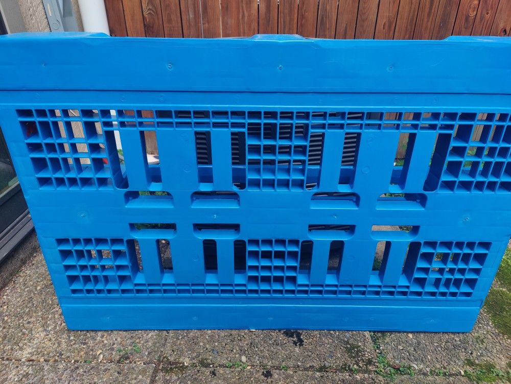 Reusable Heavy-Duty Blue Plastic Pallet
