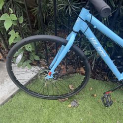 Like-New Hiland Bike + Lock + Brand New Fanttik Air Inflator – $150