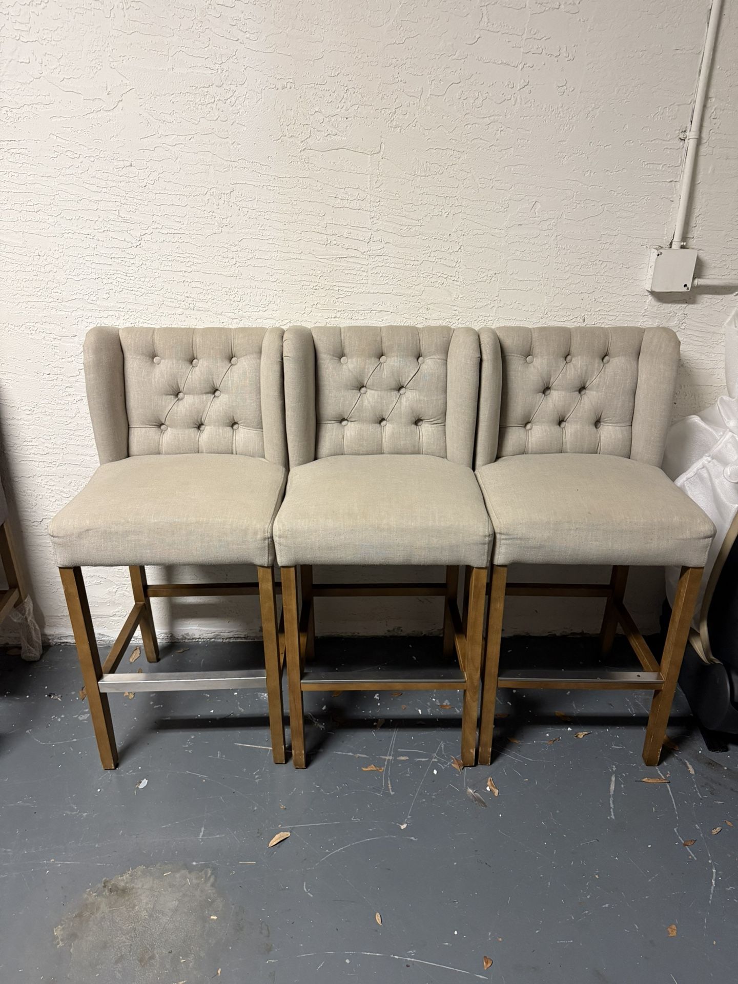 3 Bar Stools Chair