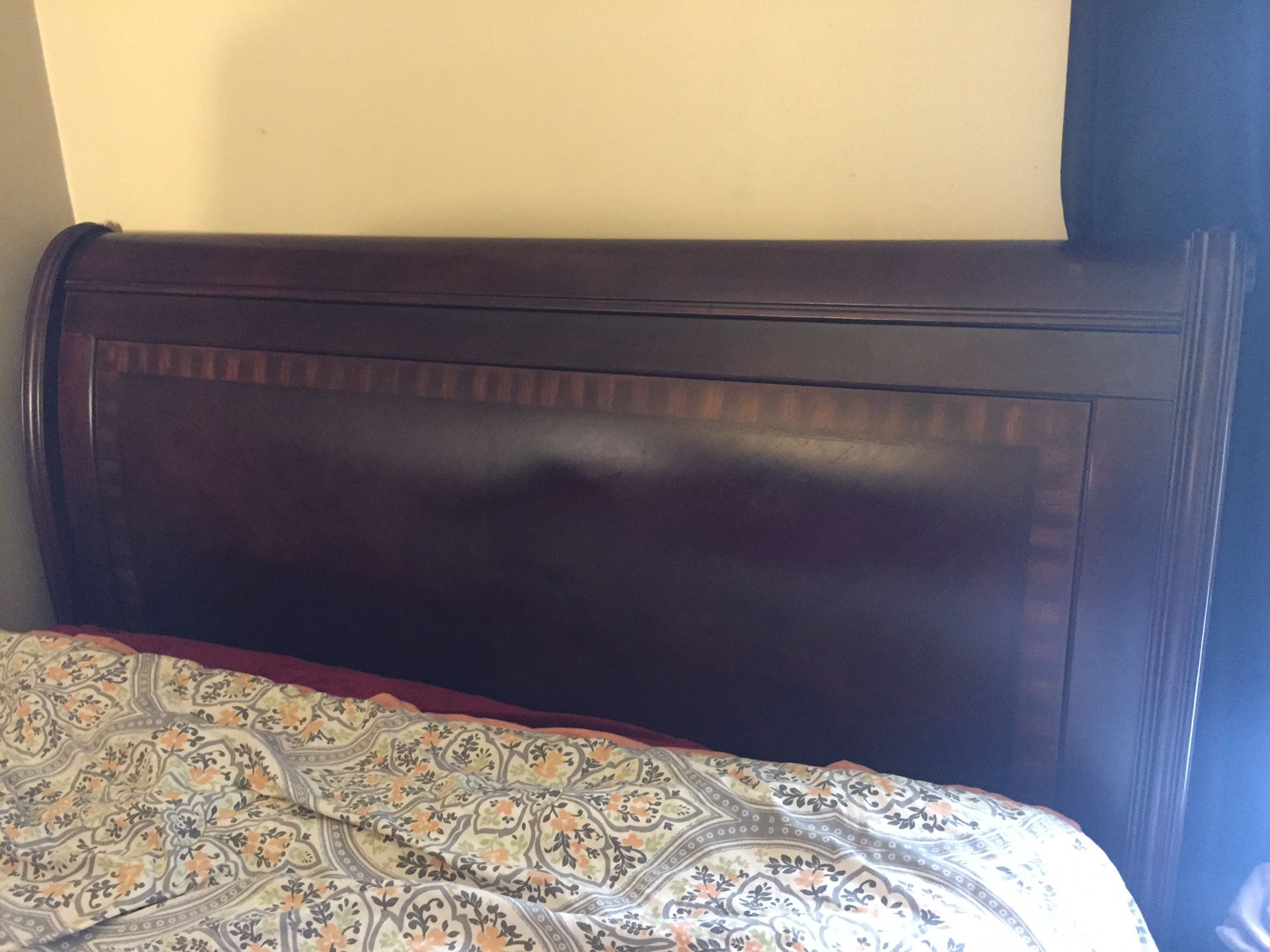 3 Piece Full Sized Wood Sleigh Bed Bedroom Set