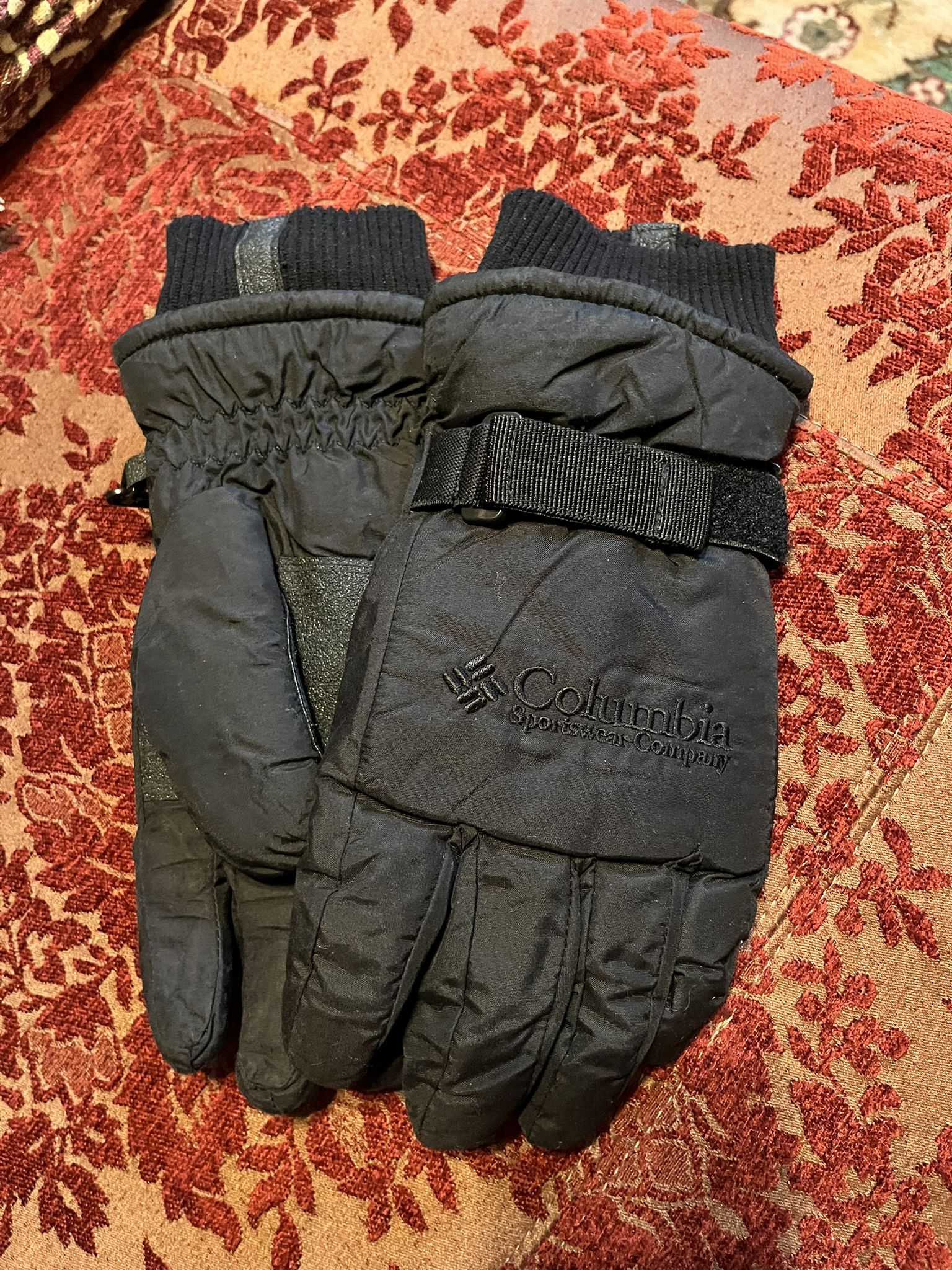 Apex Like new clean women’s medium Columbia ski gloves