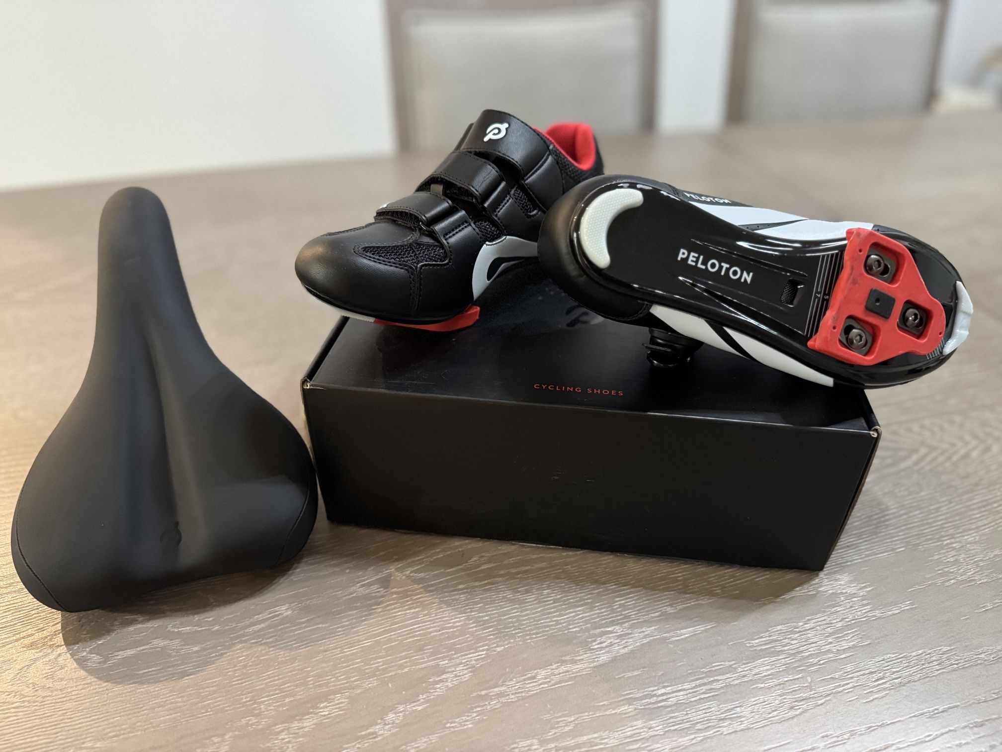 Peloton original zapatos (7) y sillin / shoes and saddle