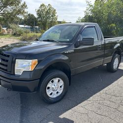 2010 FORD  F 150 - STX - 4x4