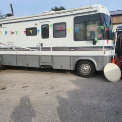 $18,000 for 1999 Winnebago RV  (Cummins Engine Motor) in SPLENDORA, TX