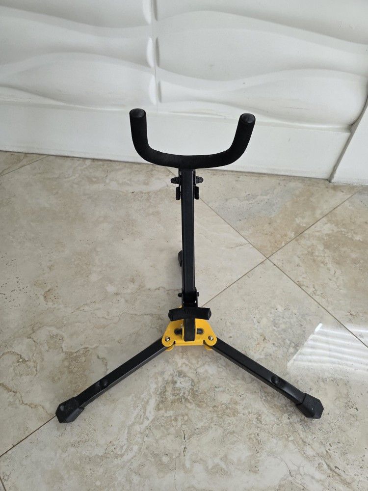 Hercules Alto/Tenor Saxophone Stand