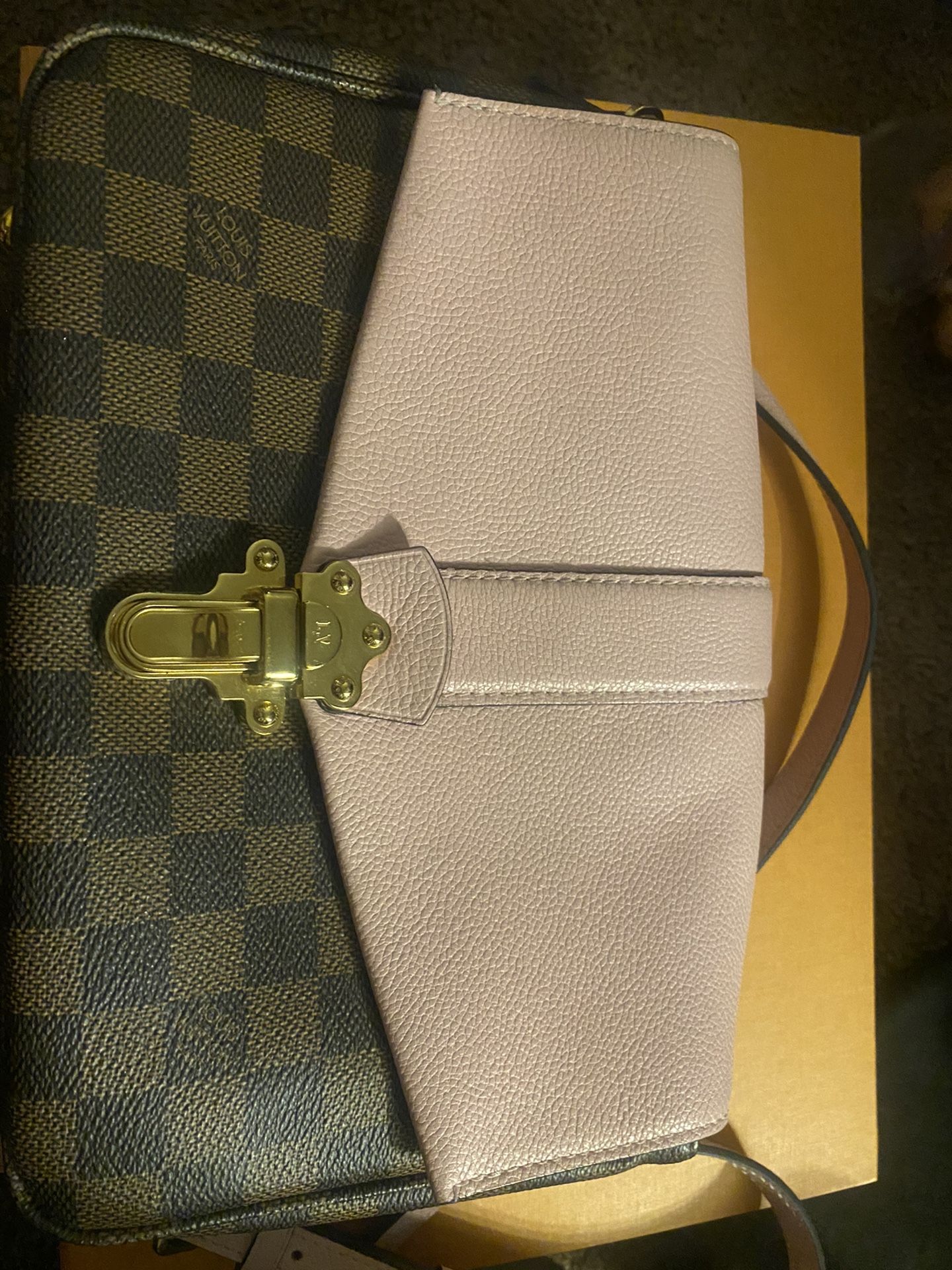Louis Vuitton Clapton Magnolia