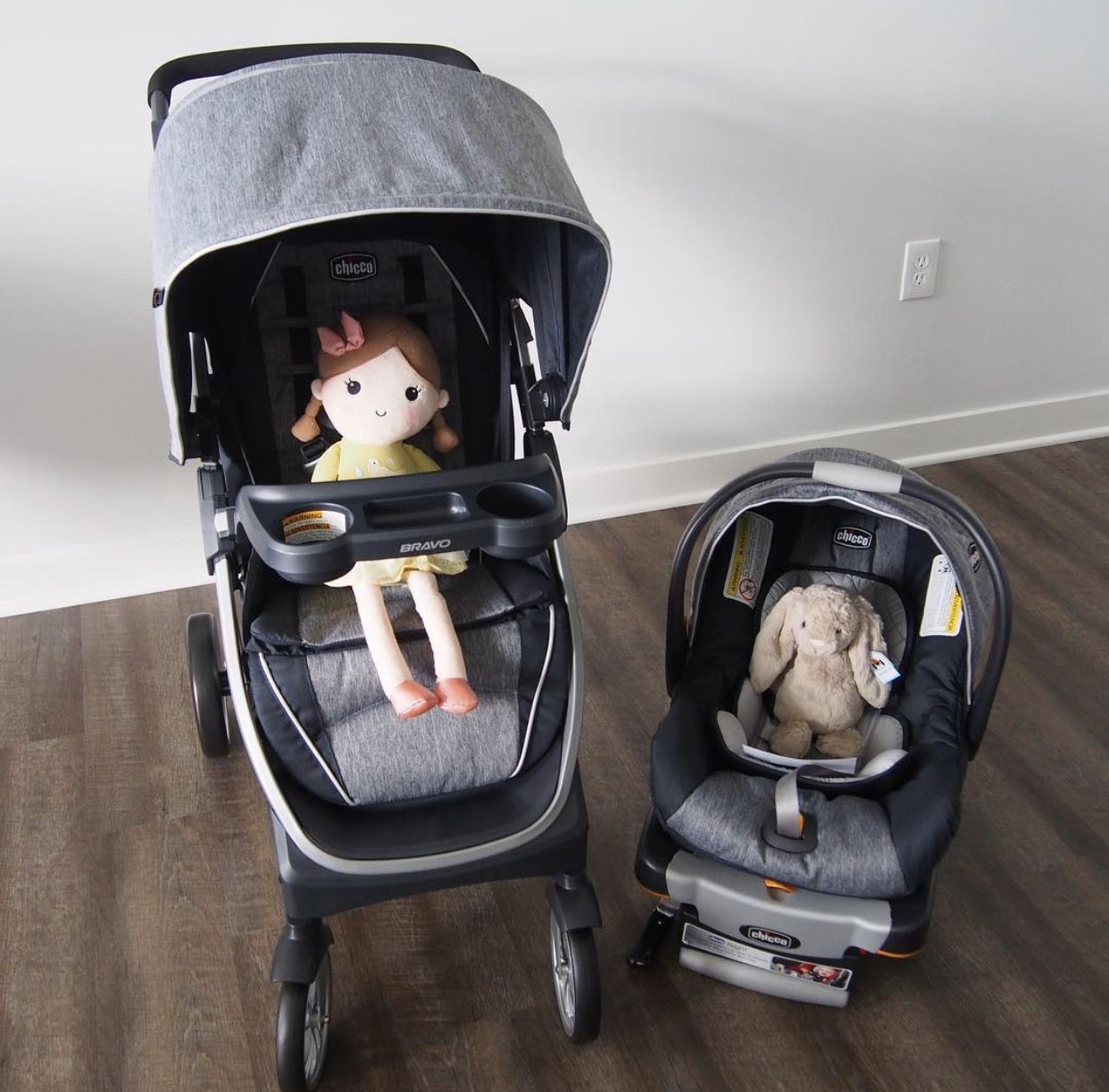 Brand new chicco Bravo stroller and car seat for sale