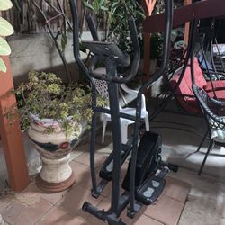 Selling elliptical Machine