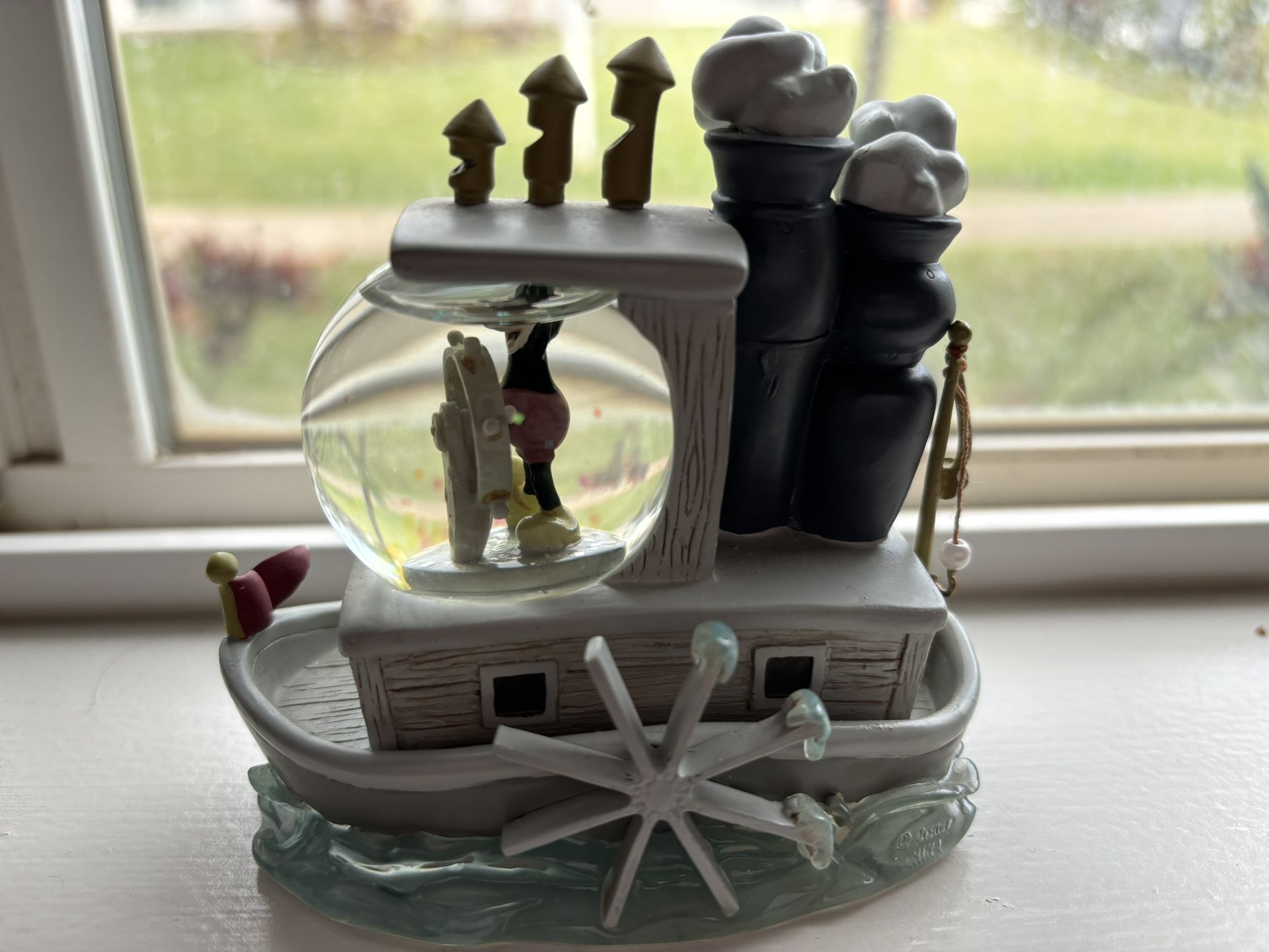 Disney Steamboat Mickey, Mini Globe