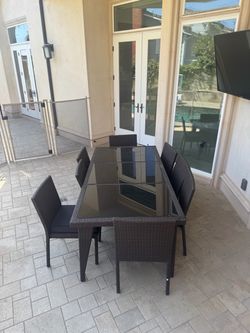 Outdoor dining set