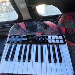 IK Multimedia iRig Keys I/O 25 Keyboard/beat production 