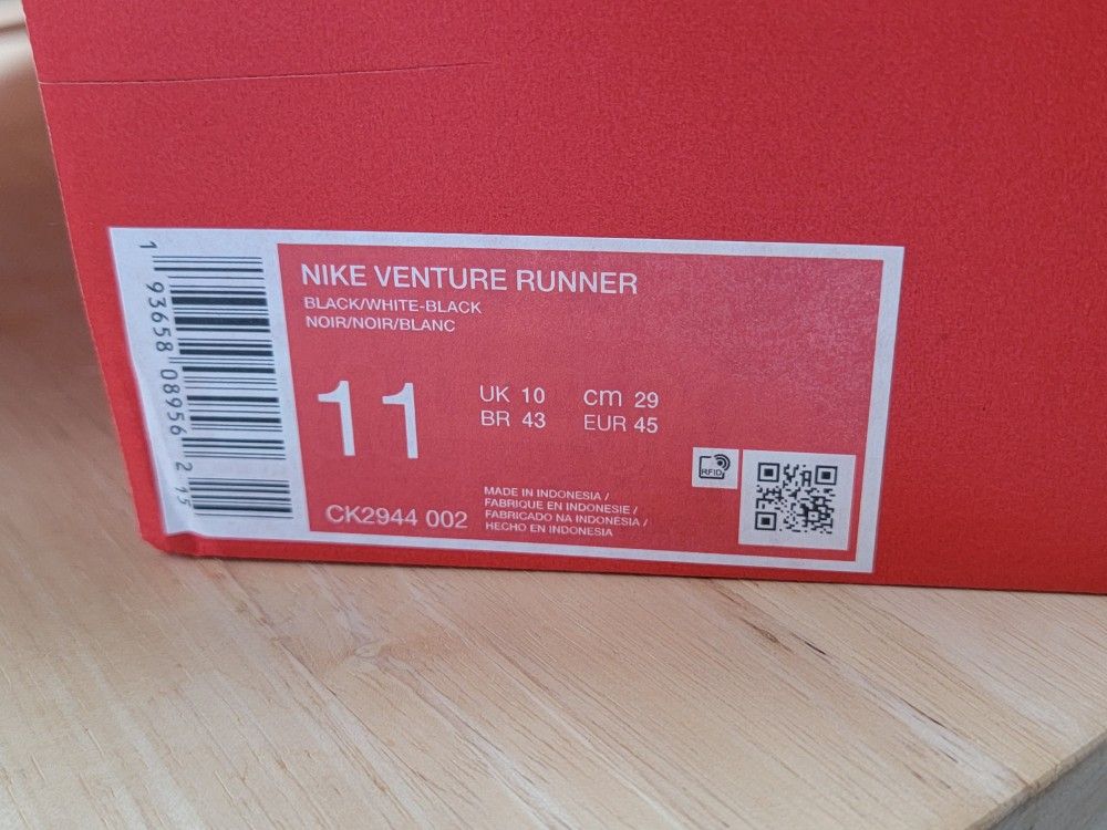 Nike Venture Shoes