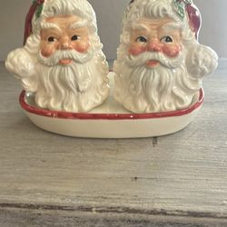 In The Woods Santa Claus Salt and Pepper Shakers w/Tray Christmas Decorations