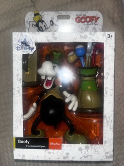 Disney Parks Timeless Goofy Action Figure - 6” Articulated with Accessories