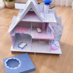 LOL Winter Disco Chalet Dollhouse