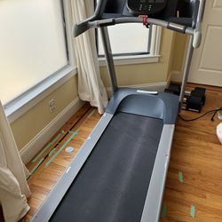 Precor Treadmill TRM 223