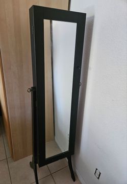 Mirror jewelry stand