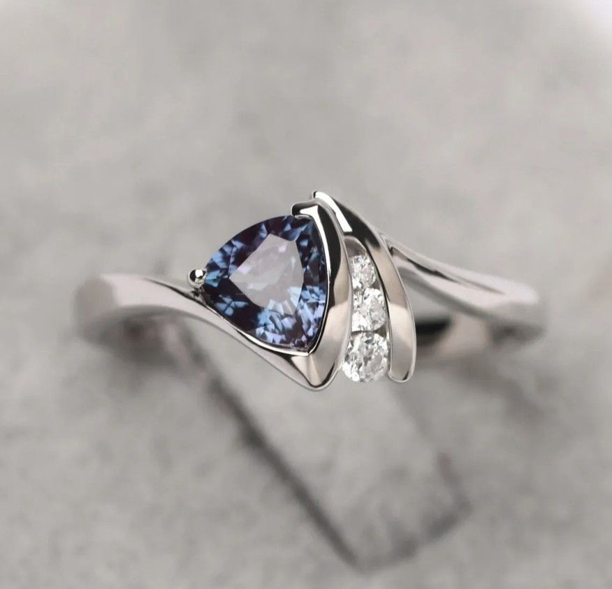 925 Silver Trillion Size 7 Zirconia