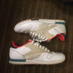 Reebok RARE Size 10.5