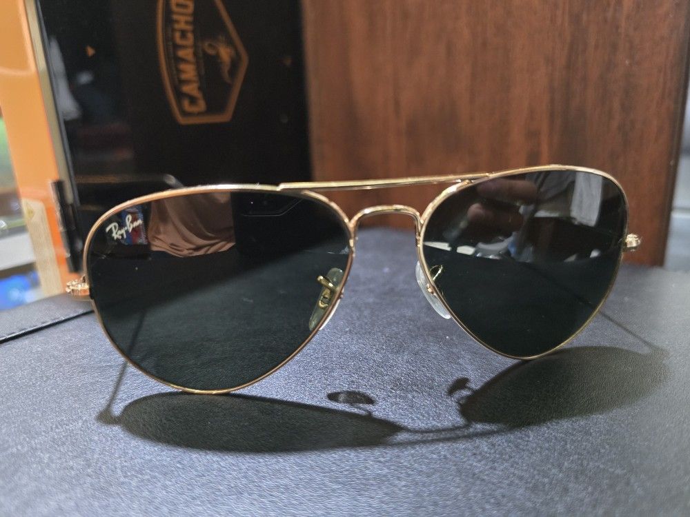RayBan Sunglasses -Aviators (RB3025) Excellent Condition