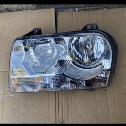 Chrysler 300 Headlight Left Halogen 05to07 Factory Oem New 