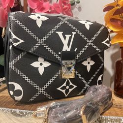 Cross Body Bag Very Good Quality 